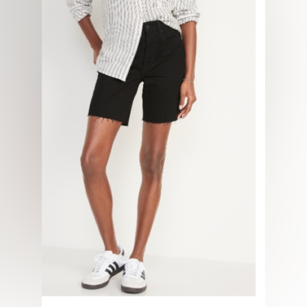 OLD NAVY HIGH RISE OG STRAIGHT 7” INSEAM SHORTS SIZE 0 BLACKJACK NWT